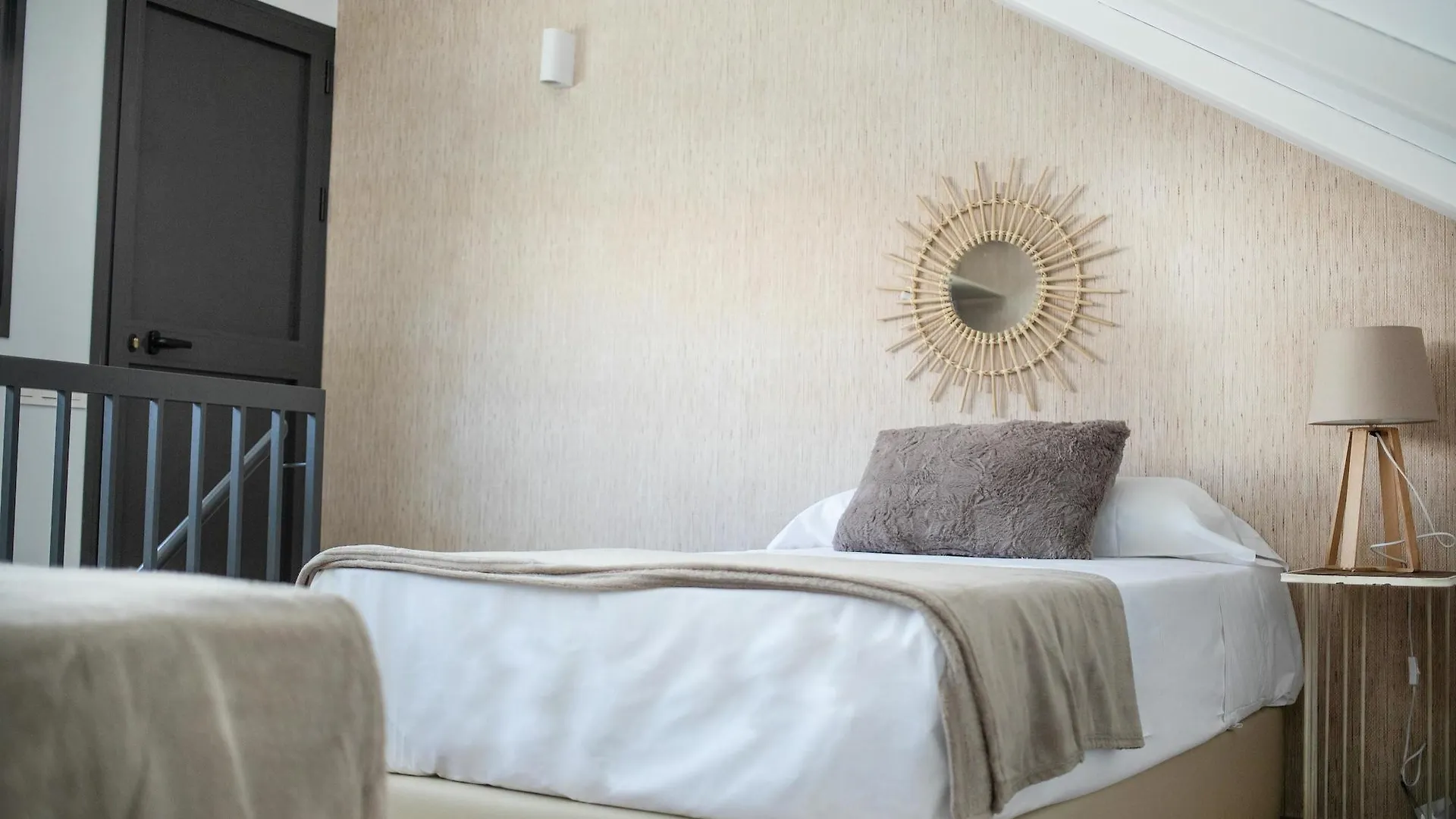 Feelathome Martires Apartments Malaga