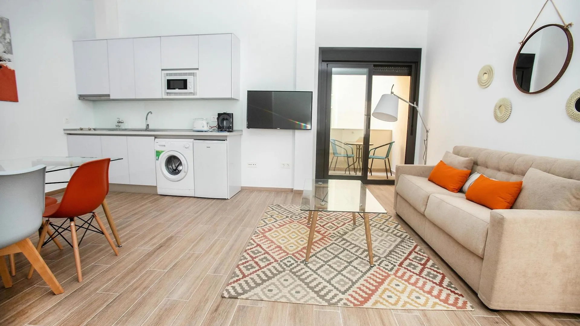Feelathome Martires Apartments Malaga Spain