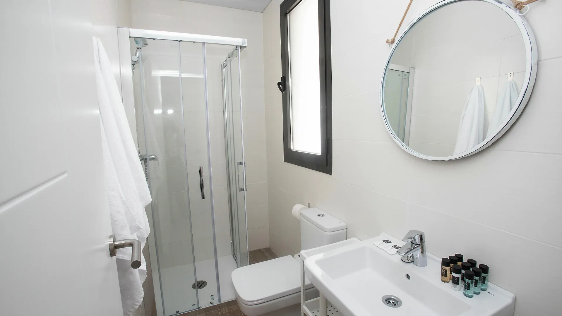Feelathome Martires Apartments Malaga Spain