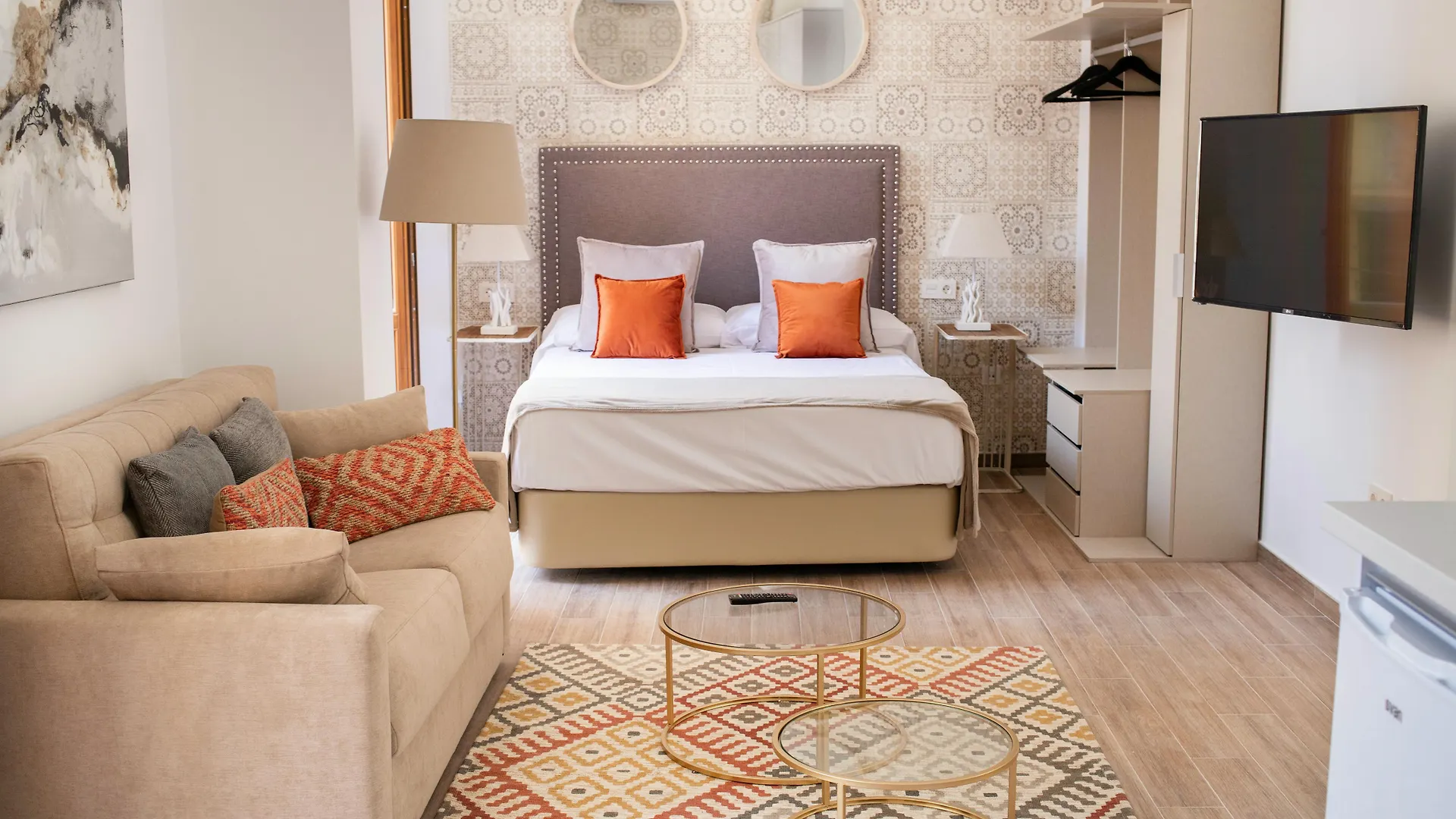 Feelathome Martires Apartments Malaga Spain