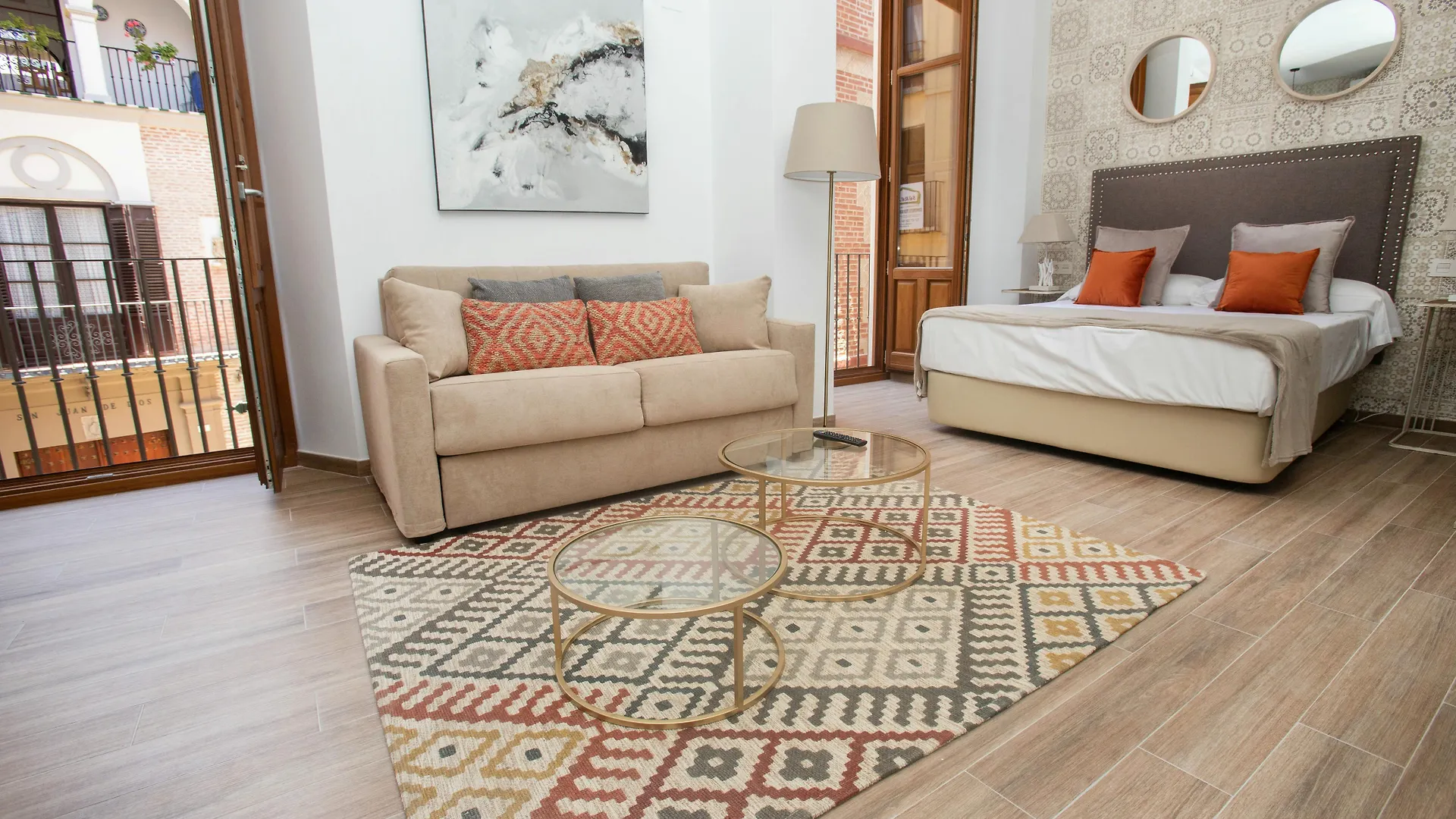 Feelathome Martires Apartments Malaga Spain
