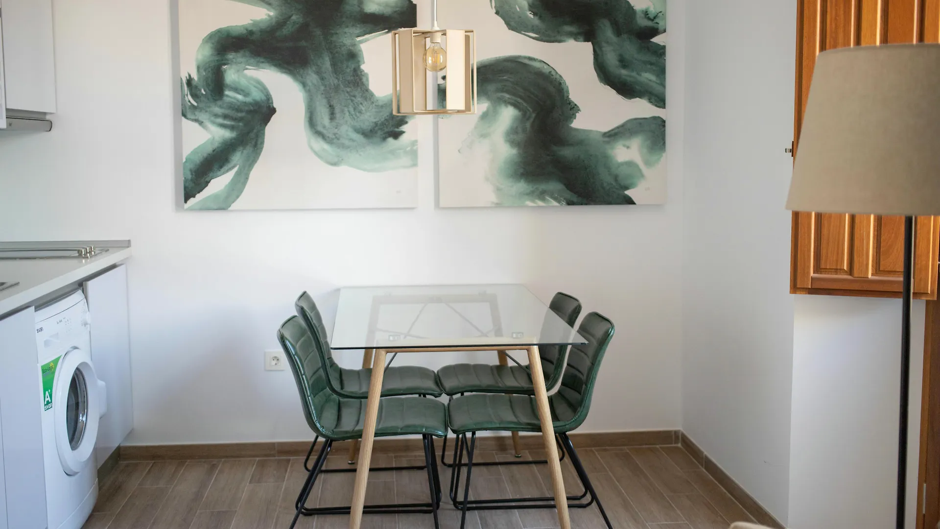 Feelathome Martires Apartments Malaga Spain
