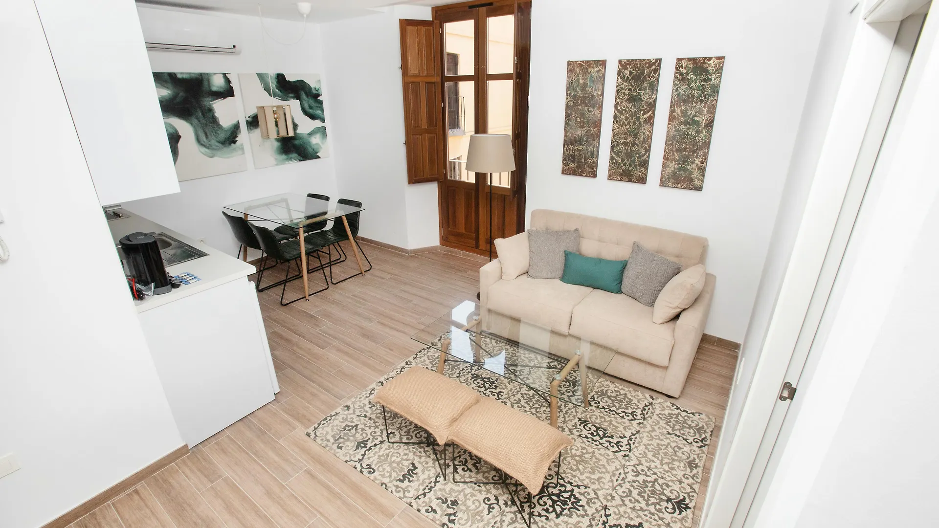 Feelathome Martires Apartments Malaga