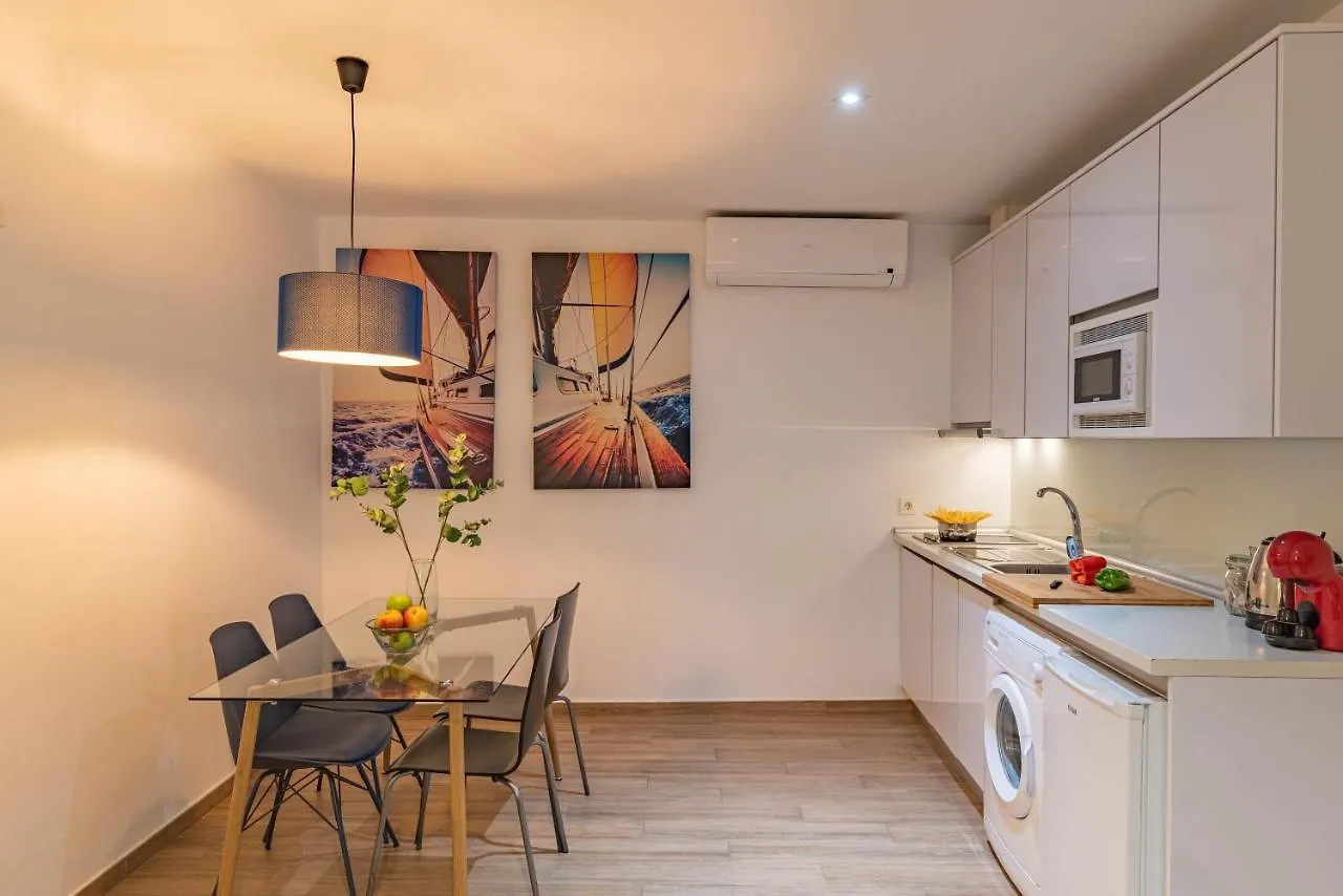 Feelathome Martires Apartments Malaga Spain