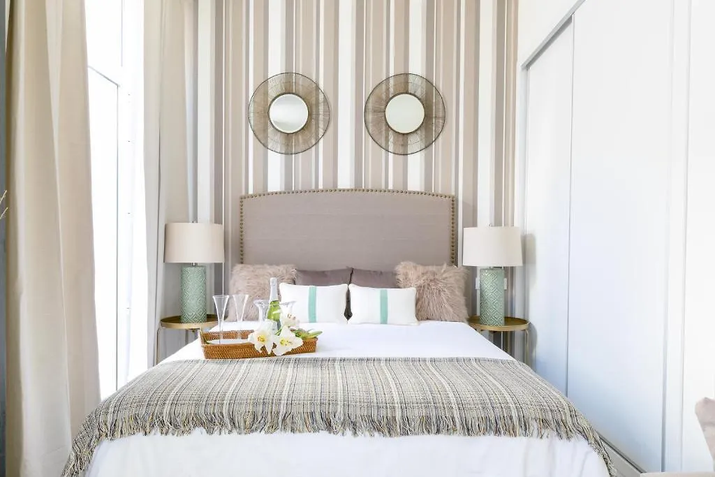 Feelathome Martires Apartments Malaga 0*,